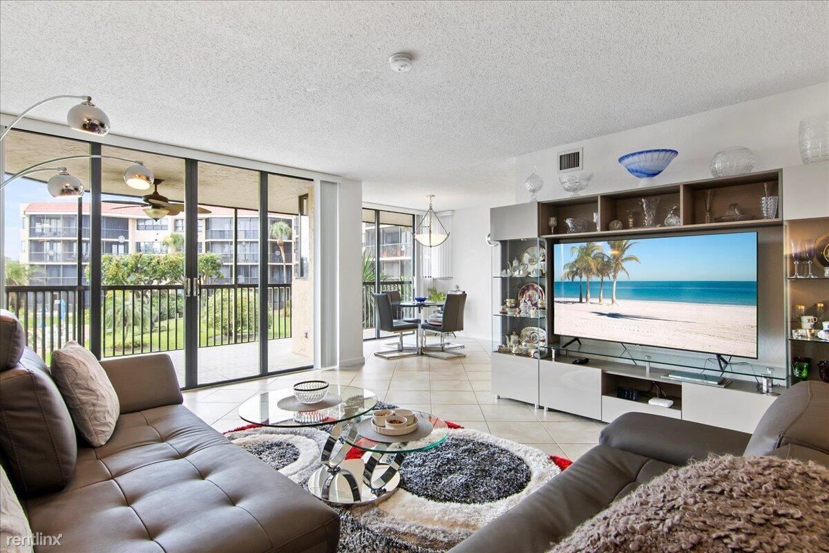 Foto principal - 2 br, 2 bath Condo - 800 Jeffery St Apt 205