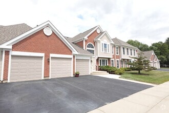 Building Photo - 231 University Ln