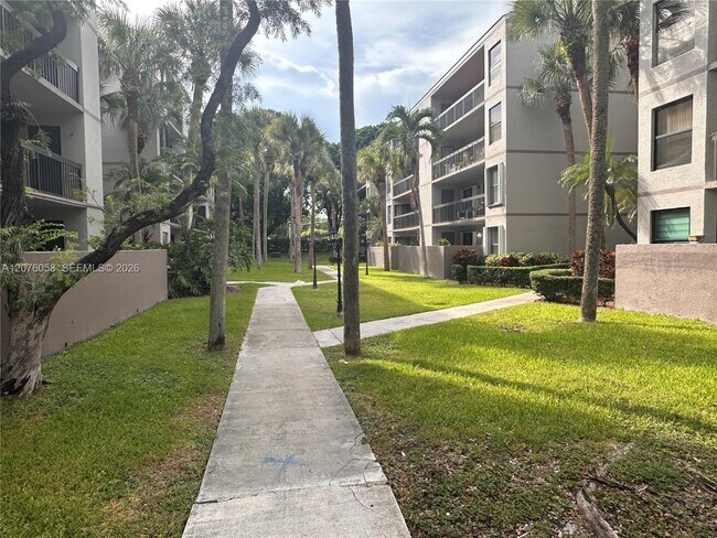 Foto del edificio - 8810 SW 132nd Pl