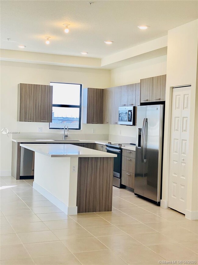 Foto del edificio - 10407 NW 82nd St