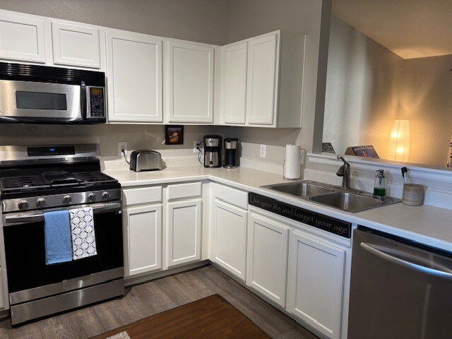 Building Photo - 403 Tynan Dr