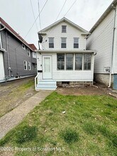 Building Photo - 61 Bowman St