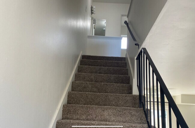 Building Photo - 1364 Galleon Way