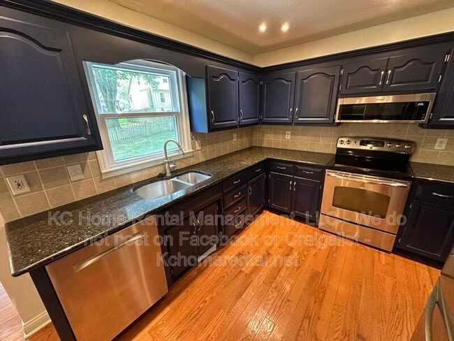 Building Photo - 8022 Hall St