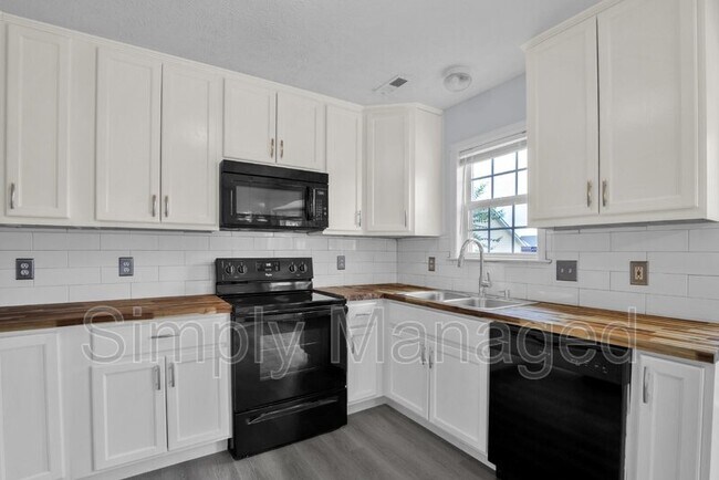 Foto del edificio - 3926 Red Oak Drive