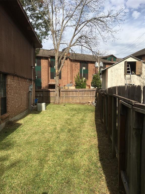 Building Photo - 1107 Wilson Dr