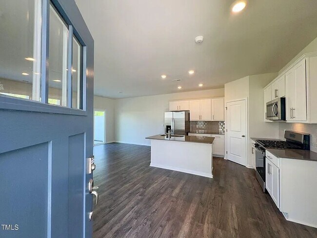 Building Photo - 1823 Hinesley Dr