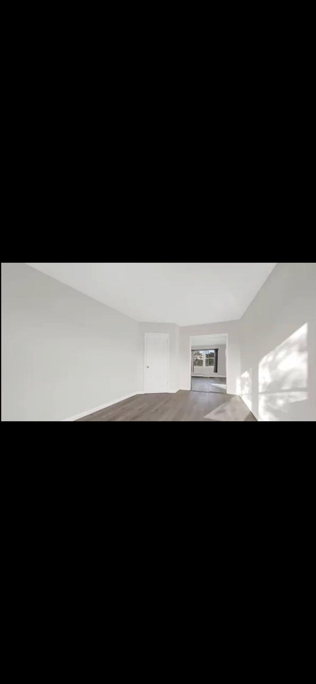 Foto del edificio - 2742 E 11th St