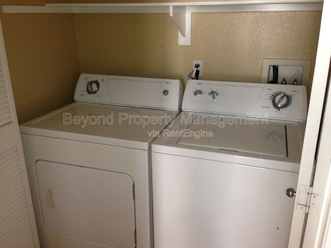 Foto del edificio - 12376 Carmel Country Rd