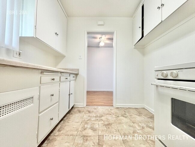 Foto del edificio - 326 Amherst Dr Burbank, CA 91504
