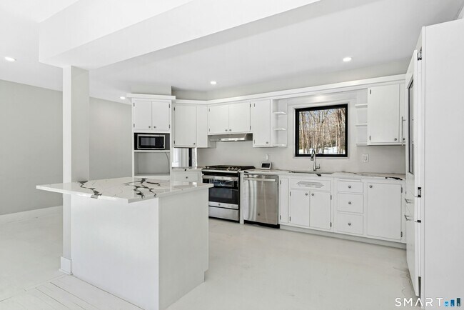 Foto del edificio - 95 Louises Ln