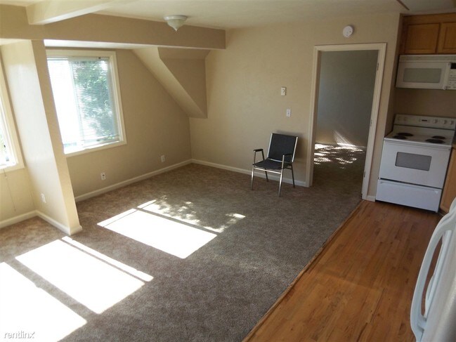 Building Photo - 3 br, 2 bath Apartment - 1825 Harris St Apt 8