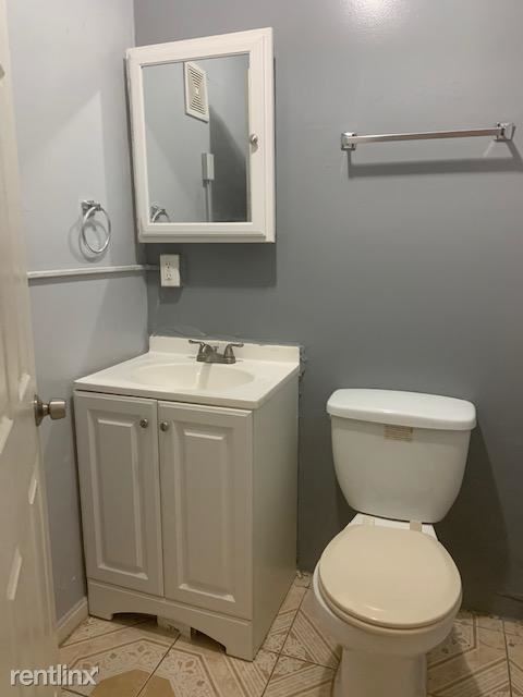 Building Photo - 5 br, 2 bath Townhome - 1428 N Eden St