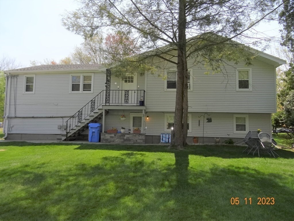 Primary Photo - 64 N Mill St