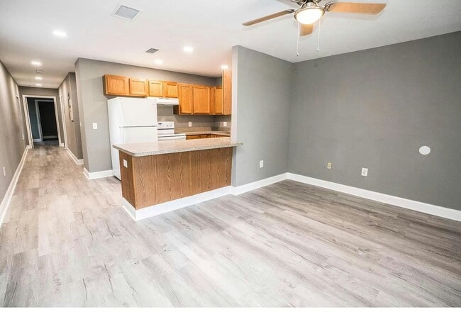 Photo - 2920 E Columbus Dr Apartment