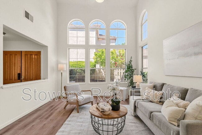 Building Photo - 690 Glasgow Cir