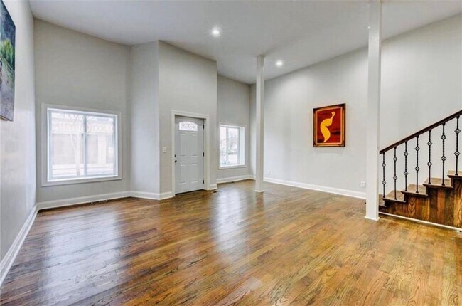 Building Photo - 507 Broadway