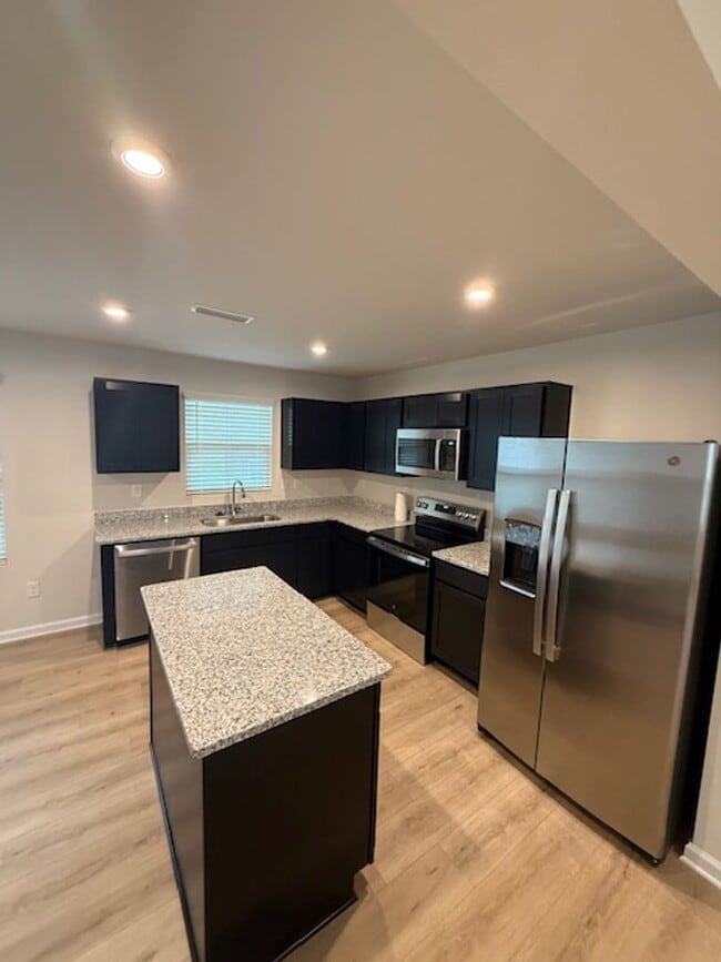 Building Photo - New Construction Townhome for Lease in Kan...
