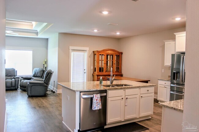 Building Photo - 5760 Conley Ct