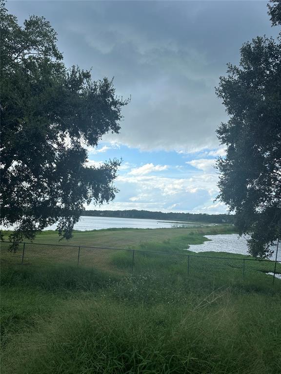 Foto del edificio - 1512 Ison Ln