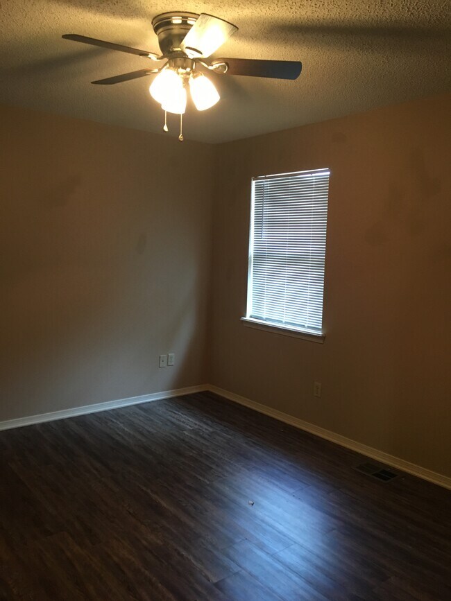 Bedroom #1 - 407 Valley Dr