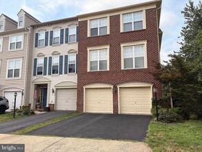 Building Photo - 43225 Highgrove Terrace