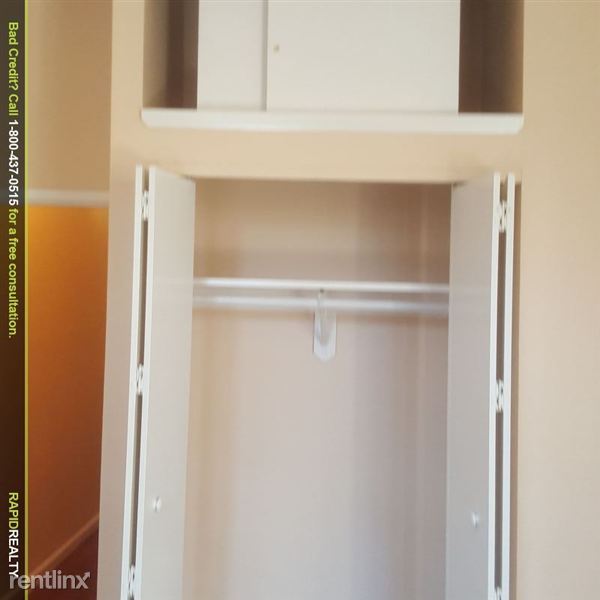 Building Photo - 986 Putnam Ave