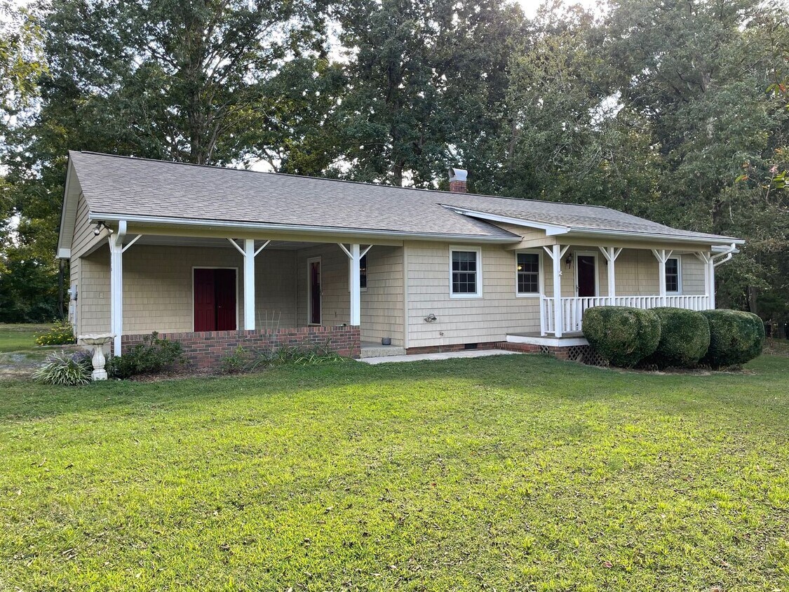 Primary Photo - 2 BED 2 BATH HOME. $1,300 RENT $1,300 DEPOSIT