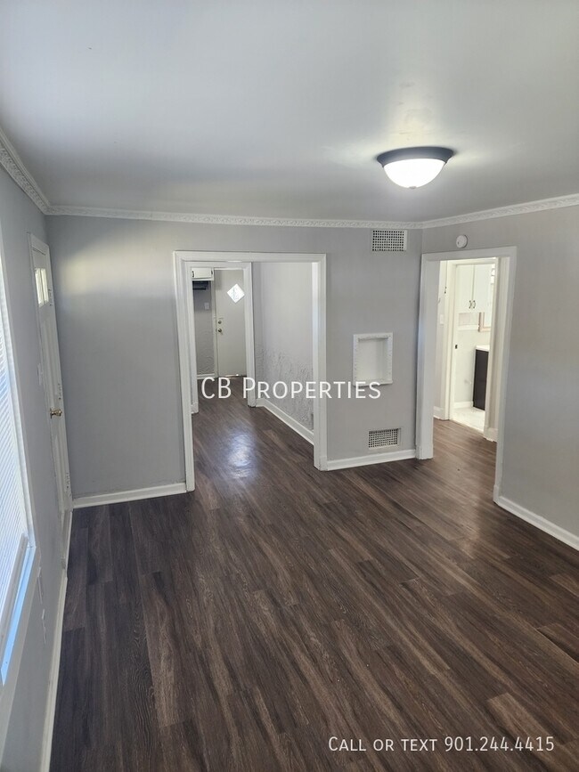 Large Detached 2 Car Garage House Rental in Memphis, TN