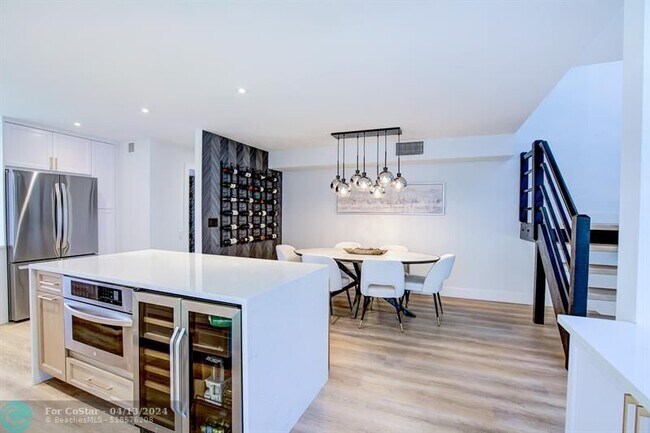 Foto del edificio - 3024 NE 49th St
