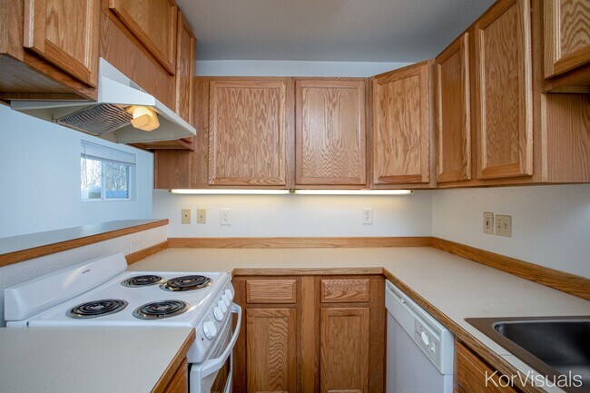Foto del edificio - 1 BD, 1 BA Apartment Nestled Back on a Cul-de-Sac