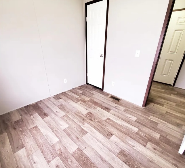 Building Photo - 7028 Bayview Dr