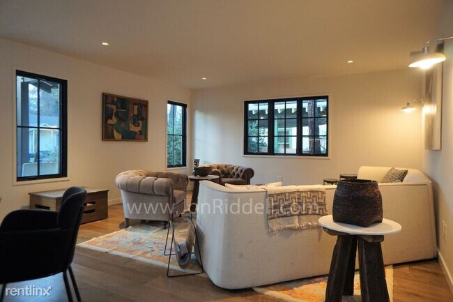 Foto del edificio - 4 br, 3 bath House - 428 S Padre Juan Ave