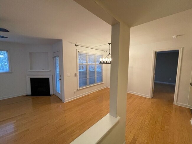 Building Photo - Parkridge Lane - ITB Condo Available for P...