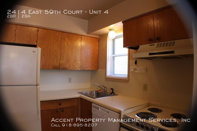 Building Photo - 2414 E 59th Ct
