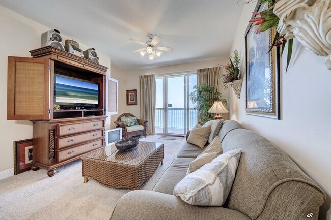 Foto del edificio - 17757 Front Beach Rd