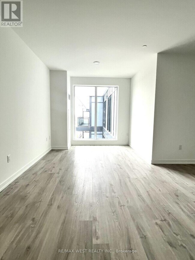 Photo du bâtiment - 9763 Markham Rd