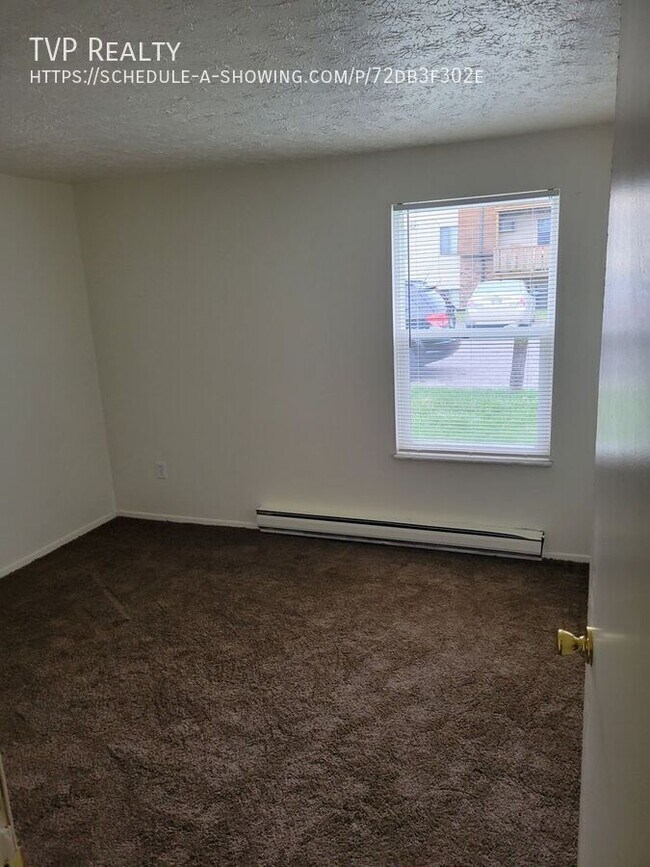 Foto del edificio - 128 Fox Hill Ln