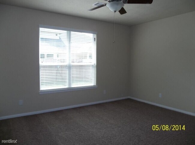 Building Photo - 4 br, 3.5 bath House - 30802 Gardenia Trac...