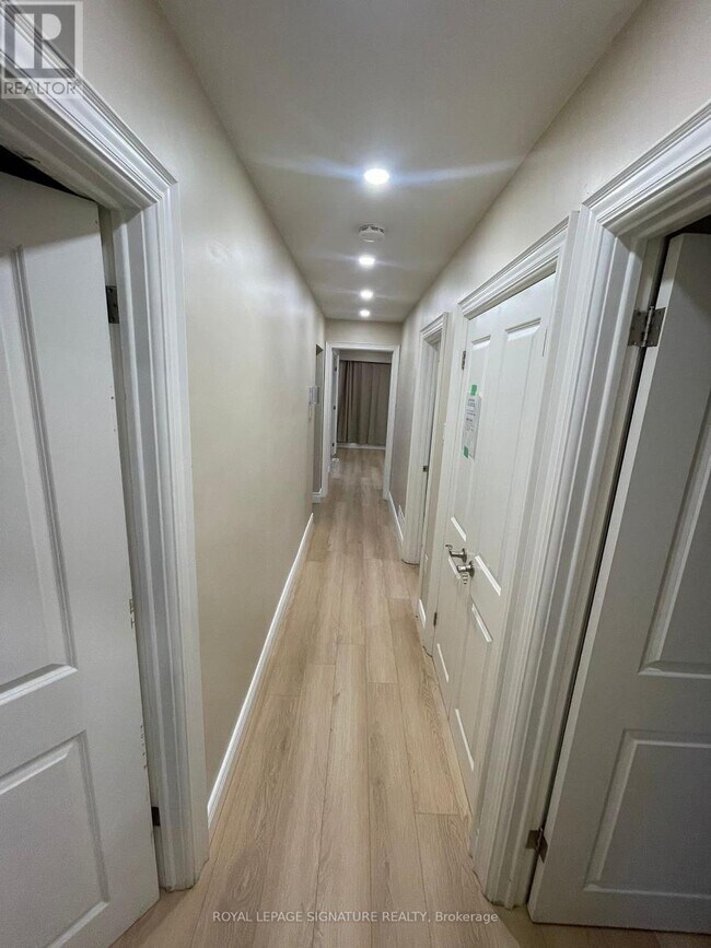 Photo du bâtiment - 67 Hart Ave