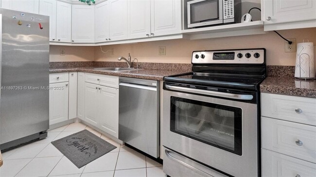 Foto del edificio - 3701 N Country Club Dr