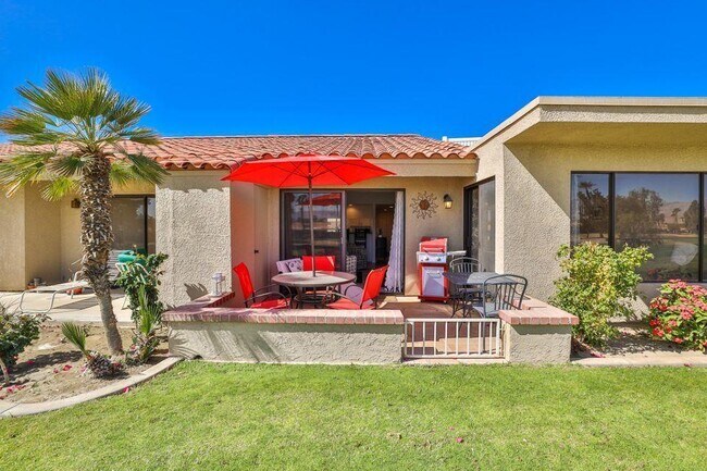 Foto del edificio - 40492 Bay Hill Way