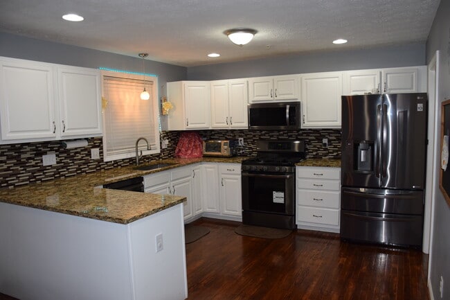 Building Photo - 27 Georgetown Dr