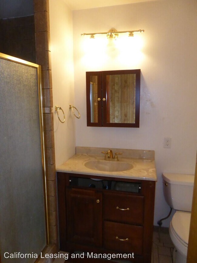 33250 Spring St, Santa Clarita, CA 91390 Room for Rent in Santa
