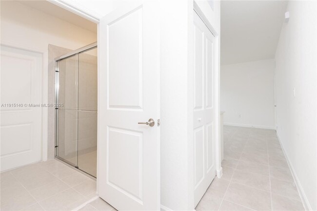 Foto del edificio - 2636 SE 8th Ct