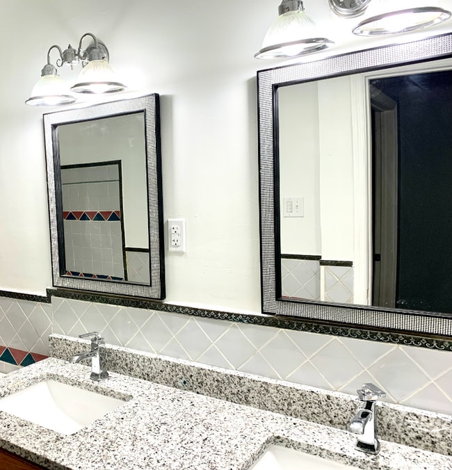 Photo - 720 Menchaca St House