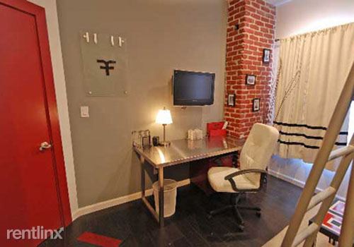 Foto del edificio - 1025 W 25th St