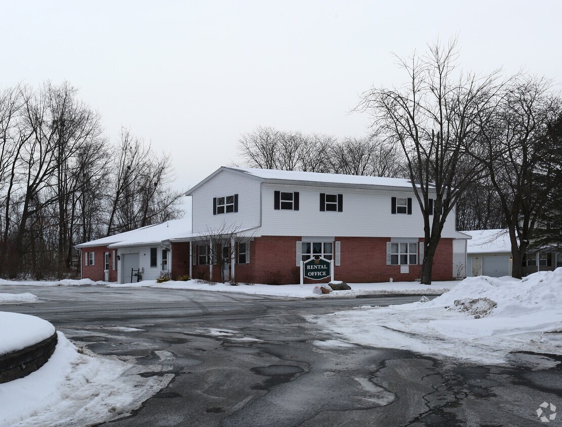 Northway Eleven Communities Apartments in Ballston Lake, NY