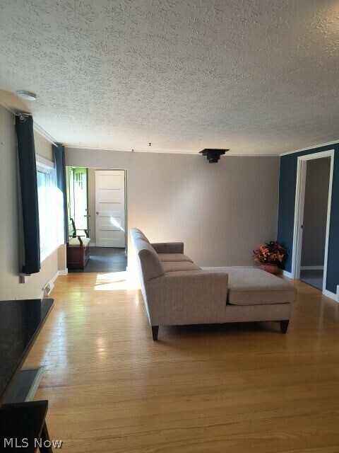 Foto del edificio - 3447 Wyoga Lake Rd