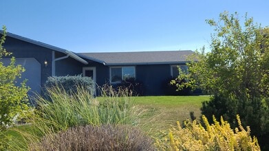Building Photo - 1617 Dynasty Dr